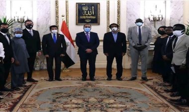 Waziri Mkuu akutana na wawakilishi wa Vijana wa Udhamini wa Nasser kwa Uongozi wa Kimataifa