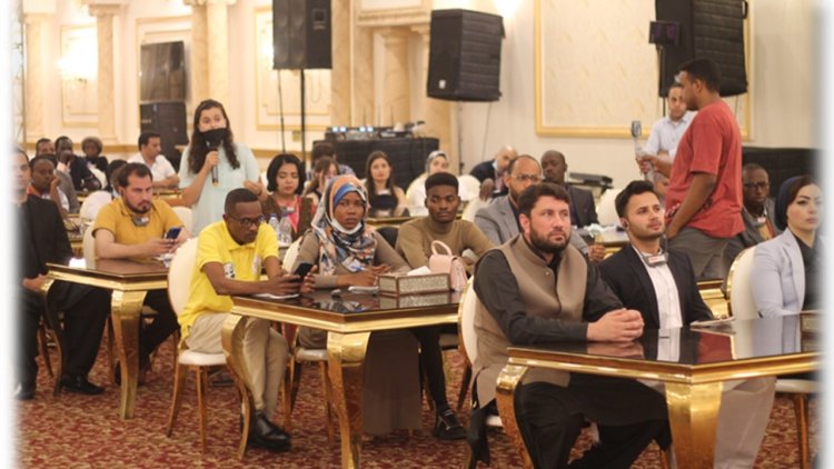 جلسة حوارية (محددات السياسة الخارجية الوطنية في ظل التحديات الإقليمية والدولية) ضمن فعاليات اليوم السادس من منحة " ناصر للقيادة الدولية "