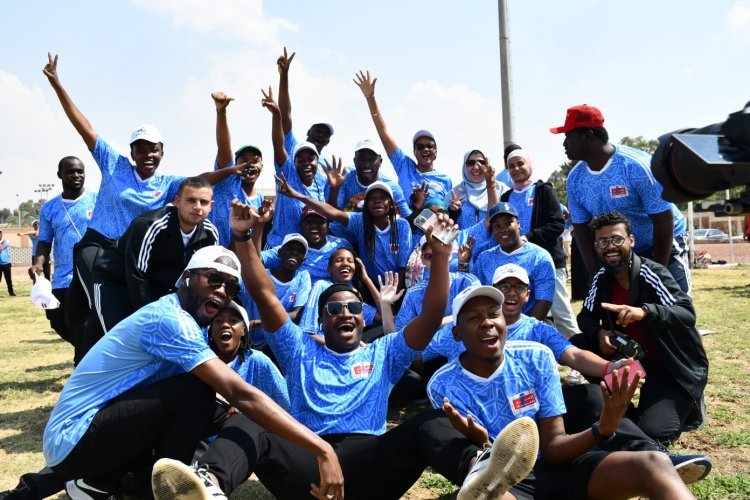 Une journée sportive à l'intérieur du stade international du Caire pour les participants de la bourse internationale de leadership Nasser