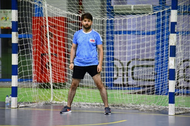 Une journée sportive à l'intérieur du stade international du Caire pour les participants de la bourse internationale de leadership Nasser