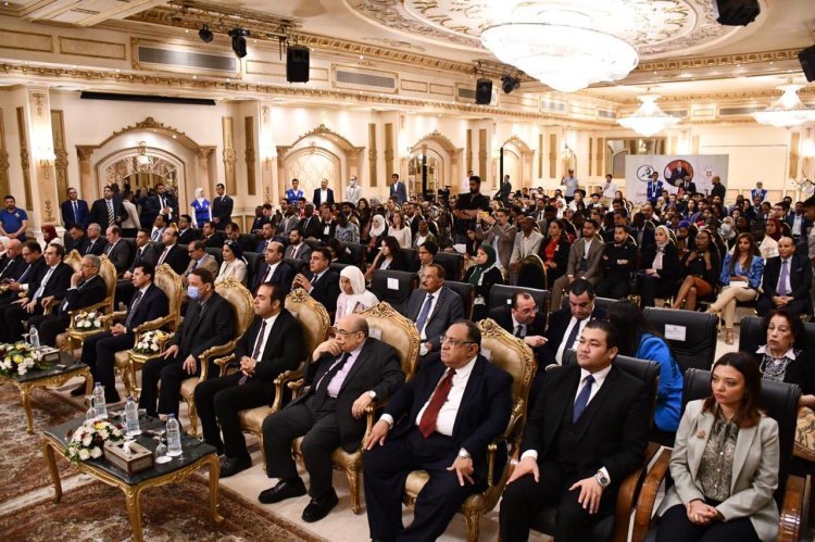 Sous la sponsorisation du président de la république, la bourse de Nasser pour le leadership international lance la cérémonie d’ouverture de sa troisième édition,