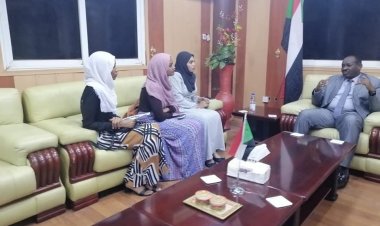 وزير الشباب والرياضة بجمهورية السودان يلتقي خريجي منحة ناصر للقيادة الدولية