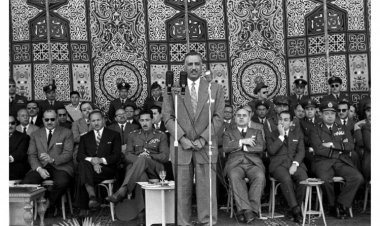 Discours du président Gamal Abdel Nasser à l’occasion de la remise des diplômes d’un ‎nouveau groupe de la faculté d’aviation à Belbis en 1955‎