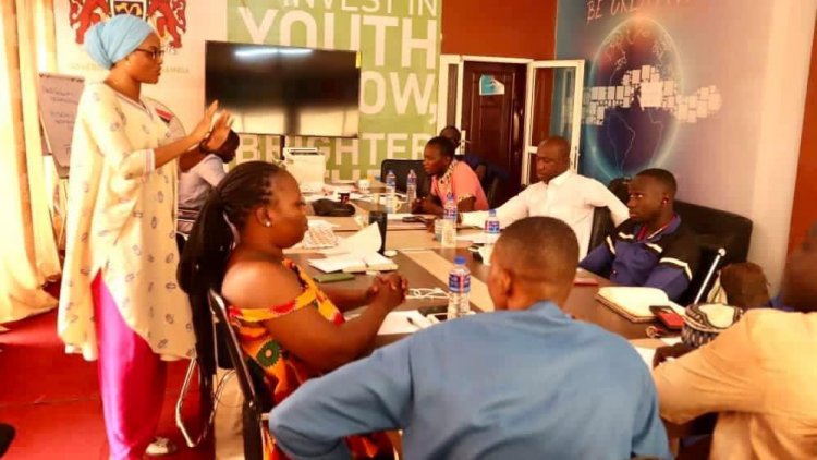 Graduada de Nasser Fellowship para Leadership Internacional  muestra su experiencia en el Consejo Nacional de la Juventud en Gambia