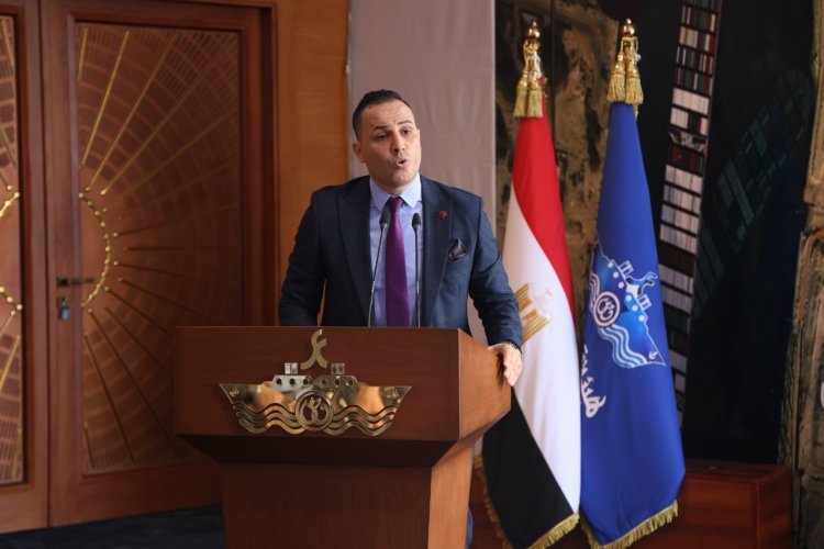"Délégations de jeunes" participant à la bourse Nasser pour le leadership international, organisée par l'Autorité du canal de Suez