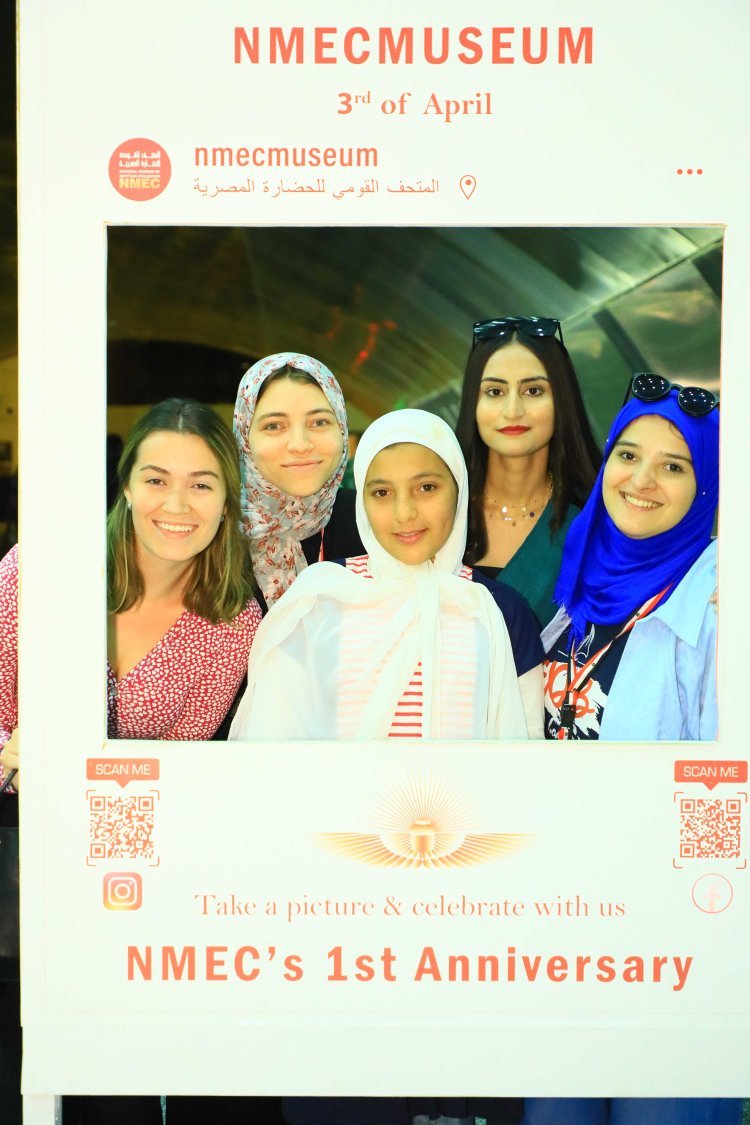 Des "délégations de jeunes" visitent le Musée national de la civilisation égyptienne dans le cadre des activités de la Bourse Nasser pour le leadership international