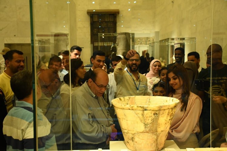 Des "délégations de jeunes" visitent le Musée national de la civilisation égyptienne dans le cadre des activités de la Bourse Nasser pour le leadership international