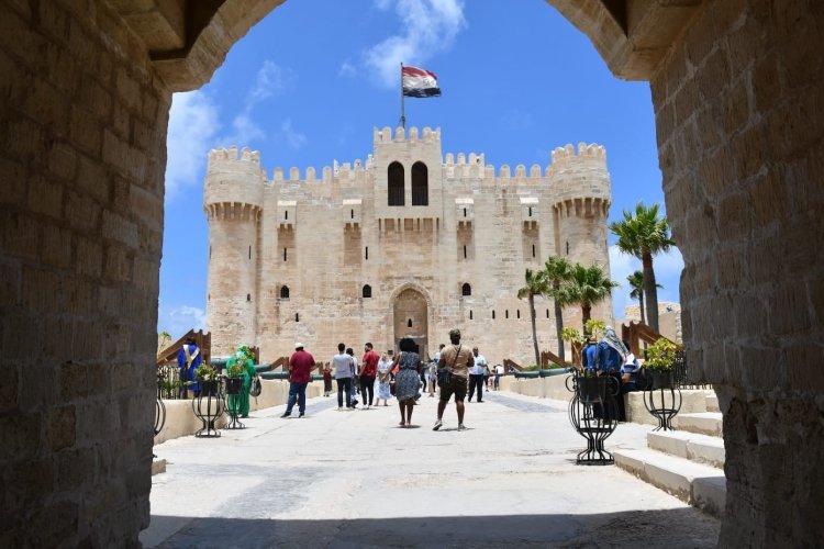 Un «tour touristique» à Alexandrie pour les délégations de jeunes participant à la Bourse Nasser pour le leadership international
