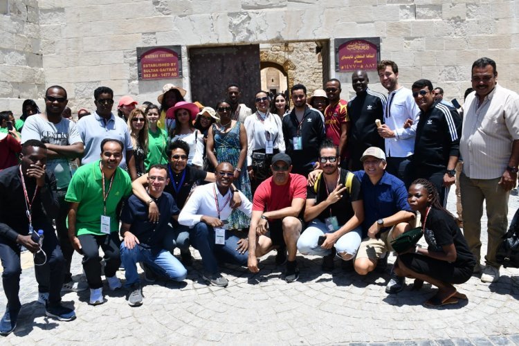 Un «tour touristique» à Alexandrie pour les délégations de jeunes participant à la Bourse Nasser pour le leadership international
