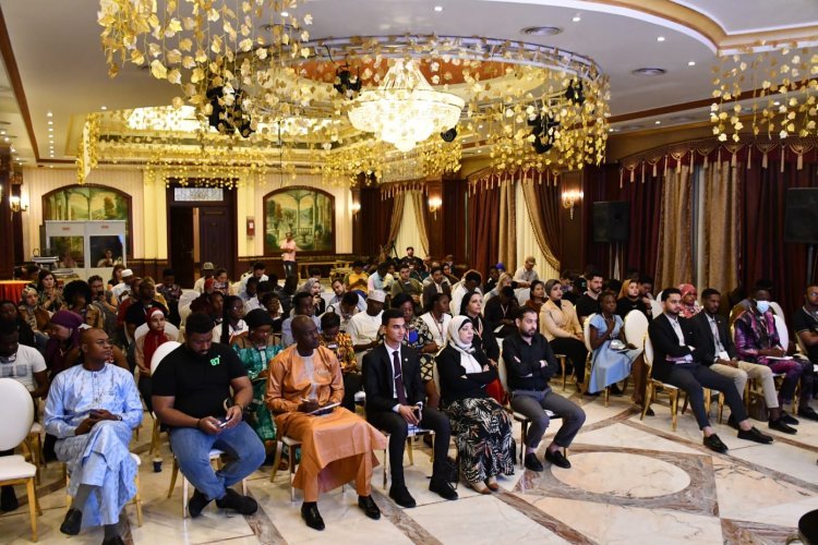 "Diplomatie culturelle" à la table de discussion du dixième jour de la bourse Nasser pour le leadership international