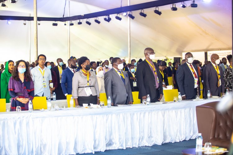 En présence du Président ougandais… M. Ghazaly est un orateur à la conférence continentale pour les jeunes homologues