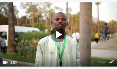 Dan cette vidéo: Le Président du Conseil national de la jeunesse de Guinée-Conakry félicite le Mouvement international de la jeunesse de Nasser à l’occasion de son quatrième anniversaire
