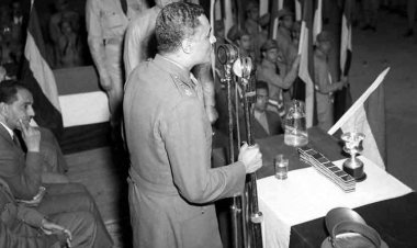 Discours du président Gamal Abdel Nasser lors d'une conférence des enseignants à ‎l'occasion de la célébration de la Journée de l'évacuation et de la signature de l'accord ‎en ‎‏1945‏