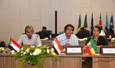 Ghazaly prend la parole lors de la première conférence consultative annuelle des jeunes leaders du Royaume du Maroc