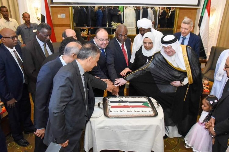 خريجة منحة ناصر للقيادة الدولية تقدم حفل السفارة المصرية بالسودان في الذكري السبعين لثورة يوليو المجيدة