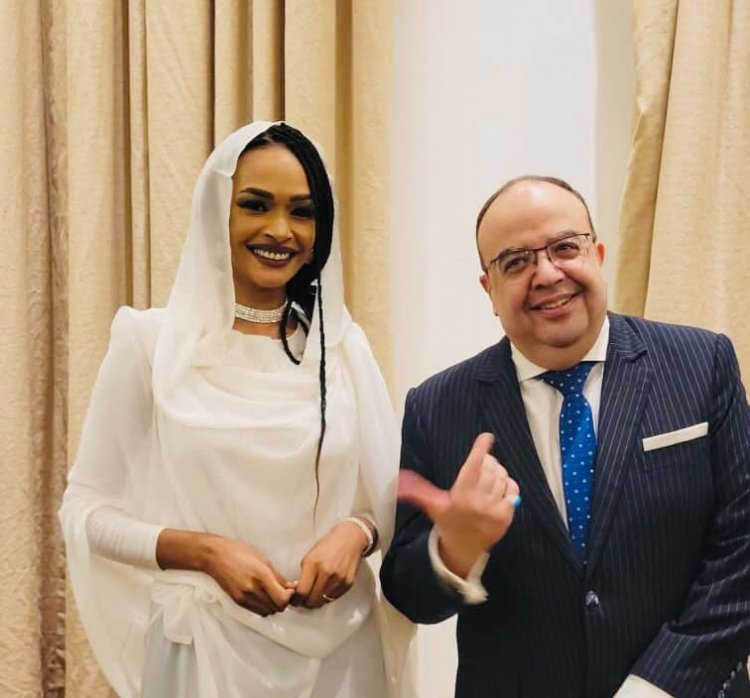 خريجة منحة ناصر للقيادة الدولية تقدم حفل السفارة المصرية بالسودان في الذكري السبعين لثورة يوليو المجيدة