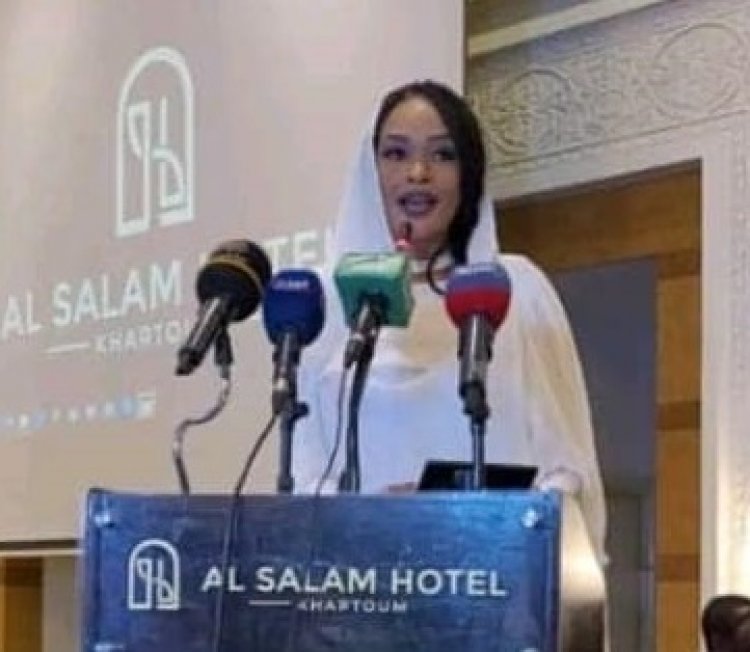 خريجة منحة ناصر للقيادة الدولية تقدم حفل السفارة المصرية بالسودان في الذكري السبعين لثورة يوليو المجيدة