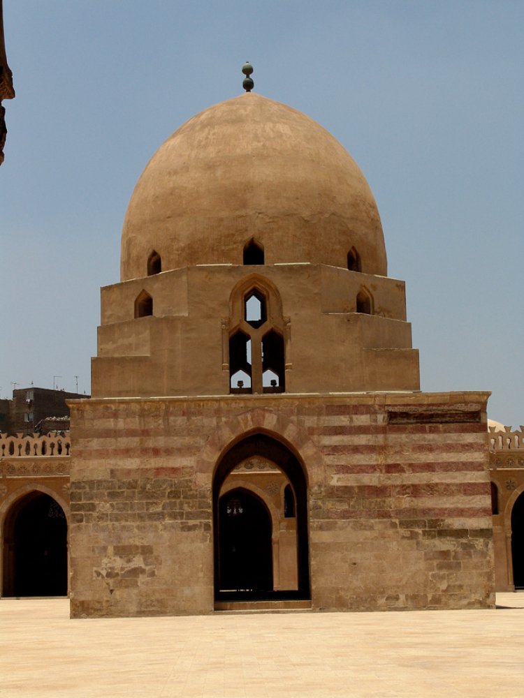 مسجد أحمد بن طولون ثالث أكبر المساجد الأثرية على مستوى العالم