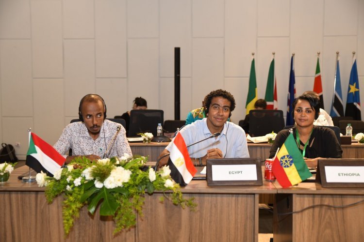 "Ghazaly", hablando en la Primera Conferencia Consultiva Anual de Jóvenes Líderes de Marruecos