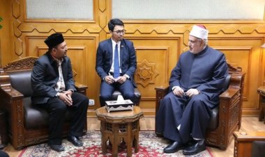 Tailandés "Anas Ha'mi", graduado de Nasser Fellowship para Leadership Internacional, traductor oficial del Al-Azhar Al-Sharif