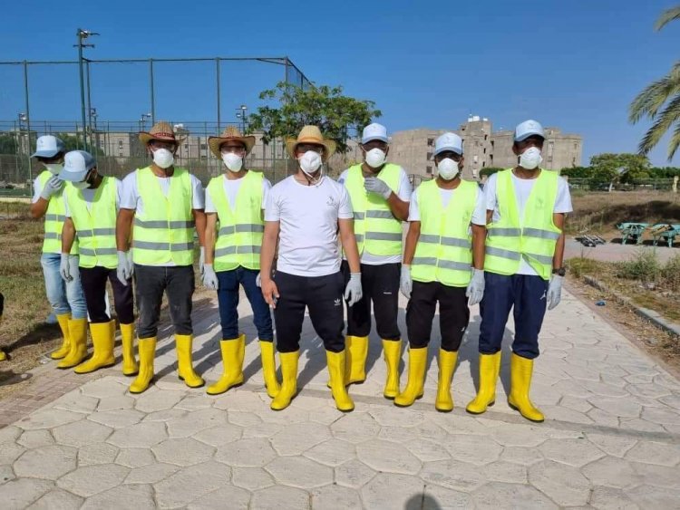 Hannibal El-Sagheer Nasser, embajador de Nasser Fellowship para Ledership Internacional, lanza campaña de limpieza de parques en Sirte, Libia