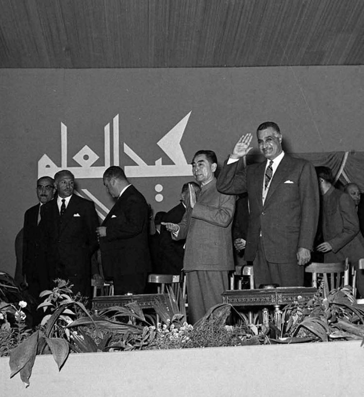 إن التفكير العلمى هو الصلة التى ربطت البشرية منذ أقدم عصور التاريخ طولاً