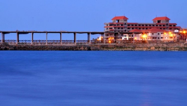 Damiette où la Méditerranée conflue du Nil