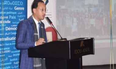 Diplômé de la bourse Nasser pour le leadership international supervisant le modèle de  simulation du Parlement marocain