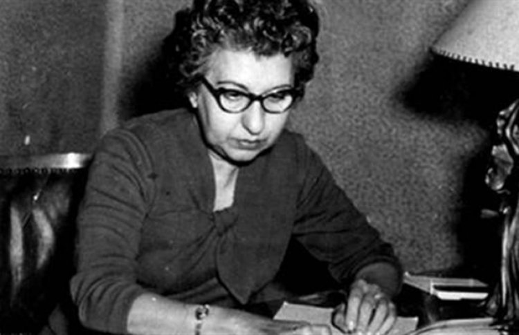 Dkt. Suhayr Al-Qalamawi.. Bibi wa Kitabu na mwanamke Mmisri wa kwanza apataye Uzamivu