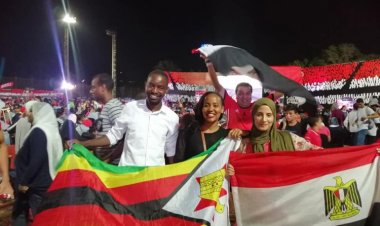 Les jeunes de la bourse de Nasser rendent hommage à l' ouverture du tournoi de la coupe des nations  africaines