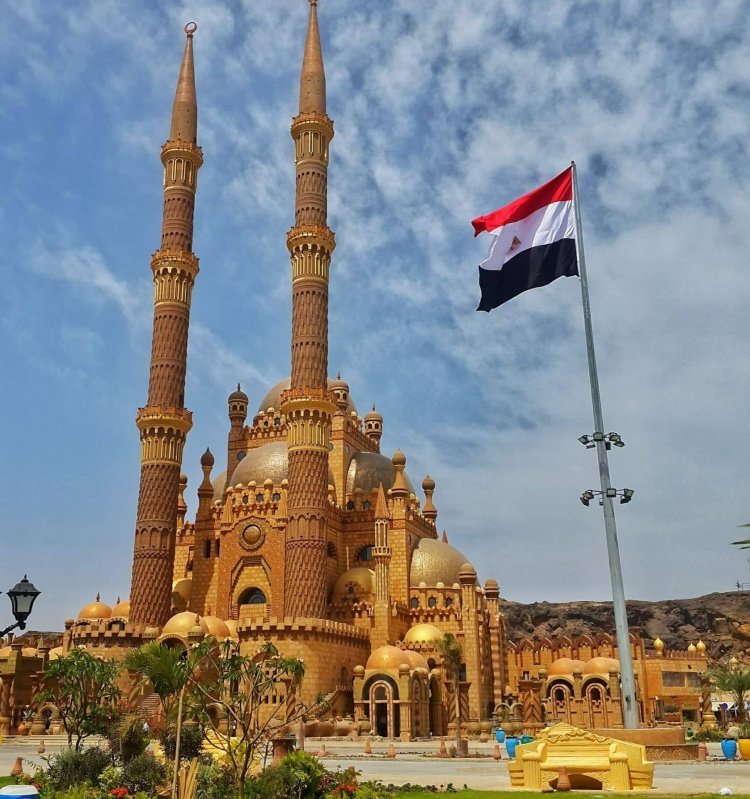 Mosquée Al-Sahaba à Charm el cheikh… Une icône unique dans l’architecture islamique moderne