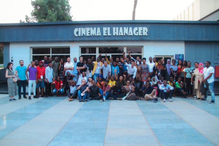 Étudiants de la bourse Nasser pour le leadership international visitent le Ciné-club Afrique