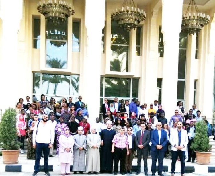 Les jeunes de la bourse de Nasser pour le leadership Africain visitent l'Observatoire d'Al-Azhar mondial