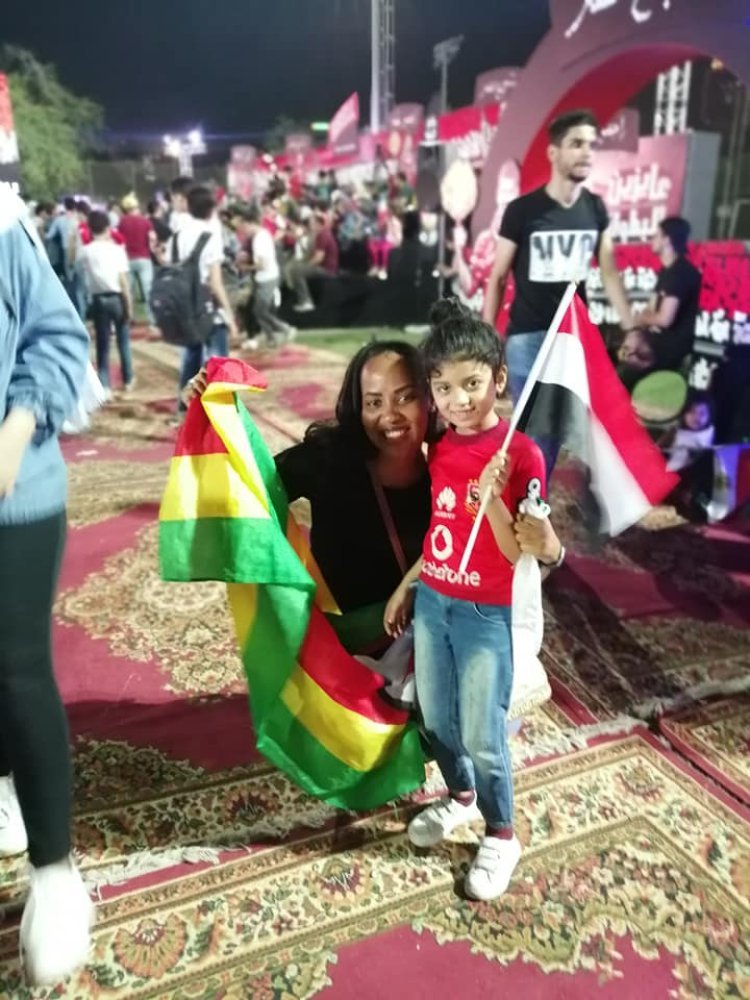 Les jeunes de la bourse de Nasser rendent hommage à l' ouverture du tournoi de la coupe des nations  africaines