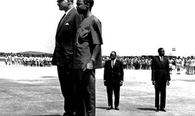 la fin de la visite du président Jamal Abdulnasser en République fédérale de Tanzanie 1966