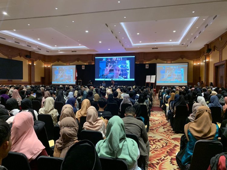 Ghazaly orateur au congrès international des jeunes en Indonésie