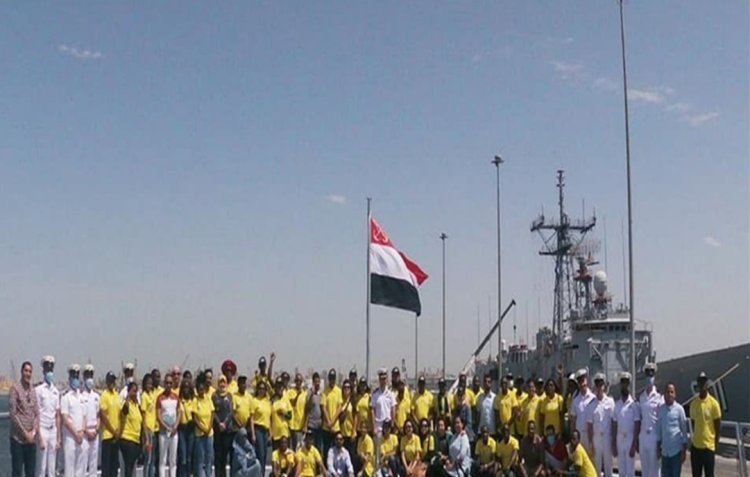 La visita de los jóvenes de Nasser Fellowship para Leadership Internacional a las Fuerzas Navales de Alejandría