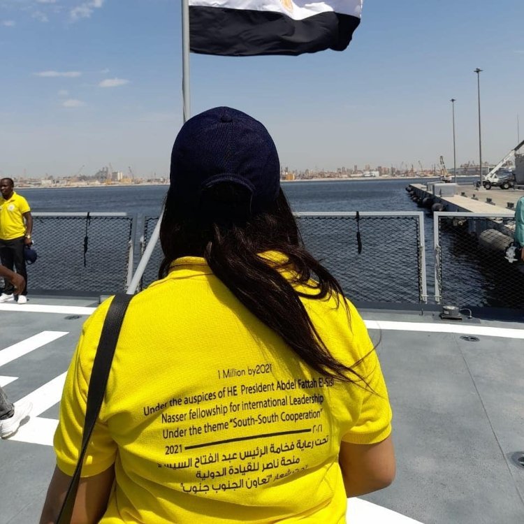 La visita de los jóvenes de Nasser Fellowship para Leadership Internacional a las Fuerzas Navales de Alejandría