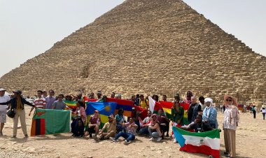المشاركون بمنحة ناصر للقيادة الدولية يتجولون بمنطقة أهرامات الجيزة وسقارة