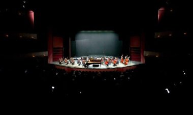 Washiriki wa “Udhamini wa Nasser kwa Uongozi wa Kimataifa” wahudhuria onesho la Opera la Orchestra ya Symphony ya Kairo