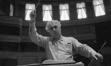 Aram Khachaturian... Mwanamuziki aliyepokelewa na Abdel Nasser kwenye uwanja wa ndege