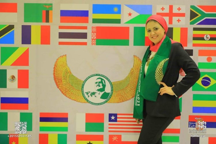 Dalia Abdullah participa en sus traducciones literarias en la Feria Internacional del Libro de El Cairo