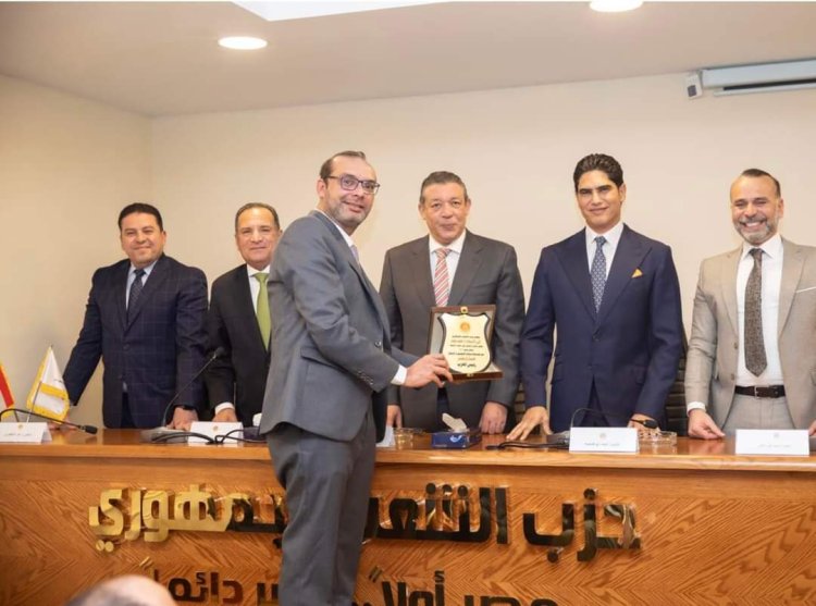 The Republican People's Party honours "Ahmed Negm," a Nasser alumni
