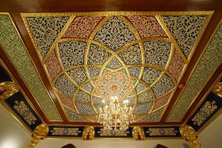 Ukumbi wa Michezo wa Zamani na wa kisasa