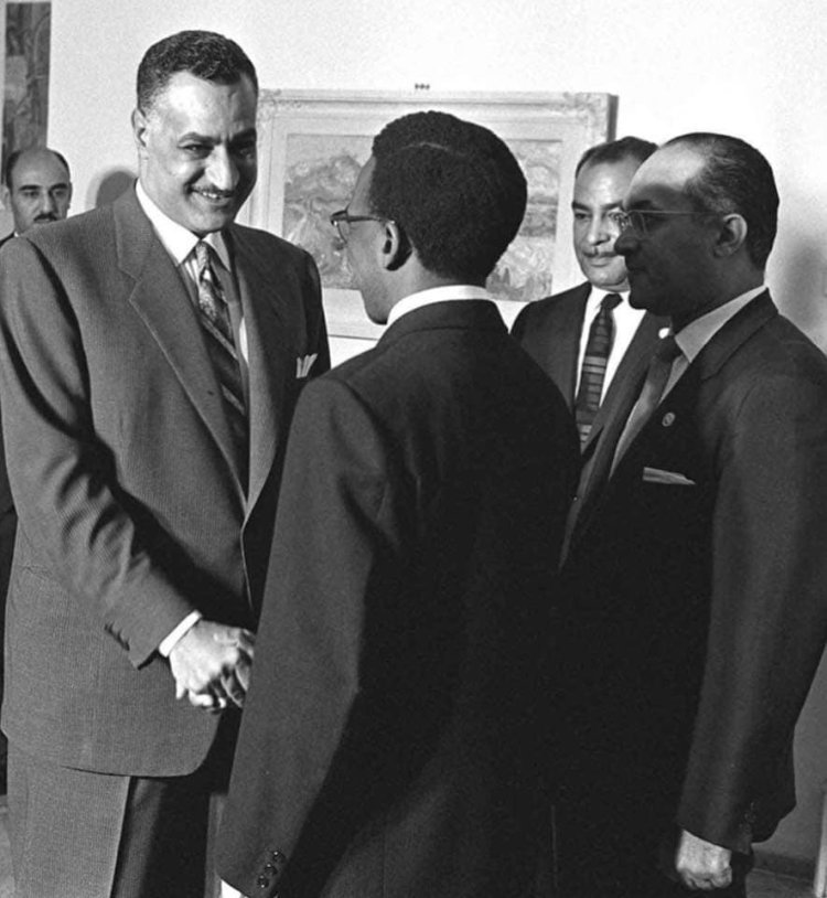Kiongozi Gamal Abdel Nasser ampokea Rais Masimba Diba wa Congo-Brazzaville mnamo tarehe Septemba 26, 1964