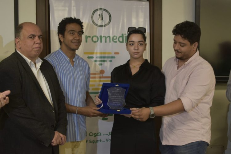 Celebrando el aniversario nº61 de la fundación de la Unión Africana… la clausura del curso de Hazem Abdel Wahab para periodistas y comunicadores africanos