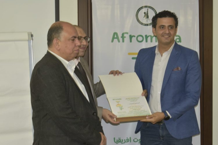 Celebrando el aniversario nº61 de la fundación de la Unión Africana… la clausura del curso de Hazem Abdel Wahab para periodistas y comunicadores africanos