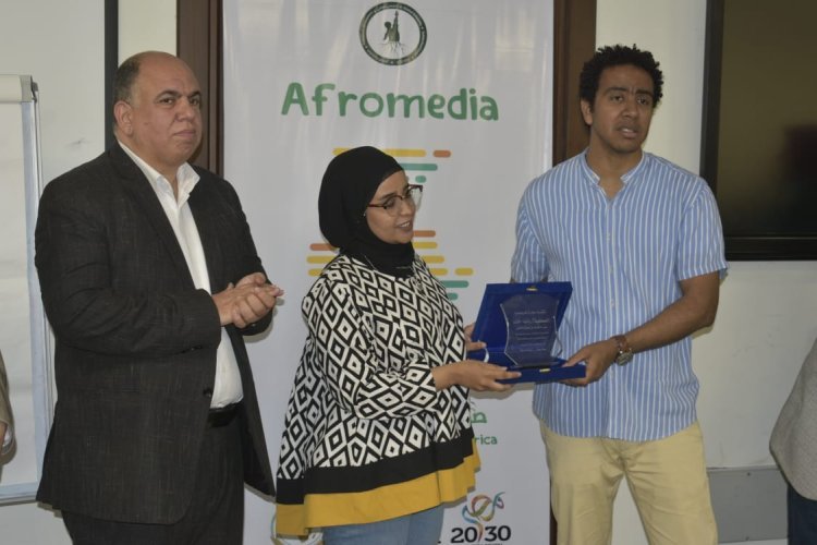 Celebrando el aniversario nº61 de la fundación de la Unión Africana… la clausura del curso de Hazem Abdel Wahab para periodistas y comunicadores africanos