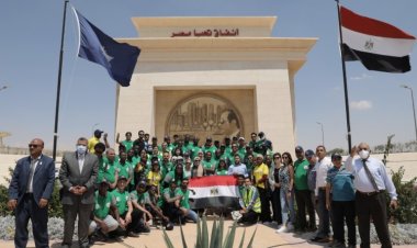 Sous le titre "Canal de Suez, artère vitale"... Le président de l'autorité du canal de Suez accueille la délégation de la bourse Nasser pour le leadership international