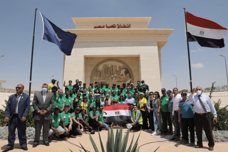 Sous le titre "Canal de Suez, artère vitale"... Le président de l'autorité du canal de Suez accueille la délégation de la bourse Nasser pour le leadership international